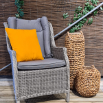 Sierkussen 45x45 piping Panama golden glow