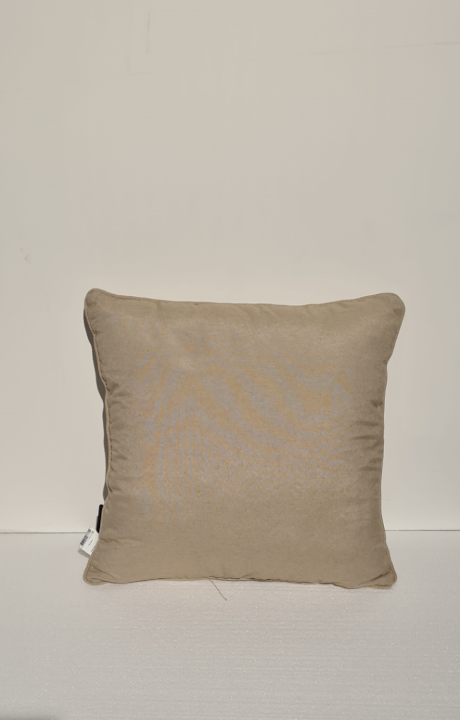 Sierkussen 45x45 piping Panama linnen