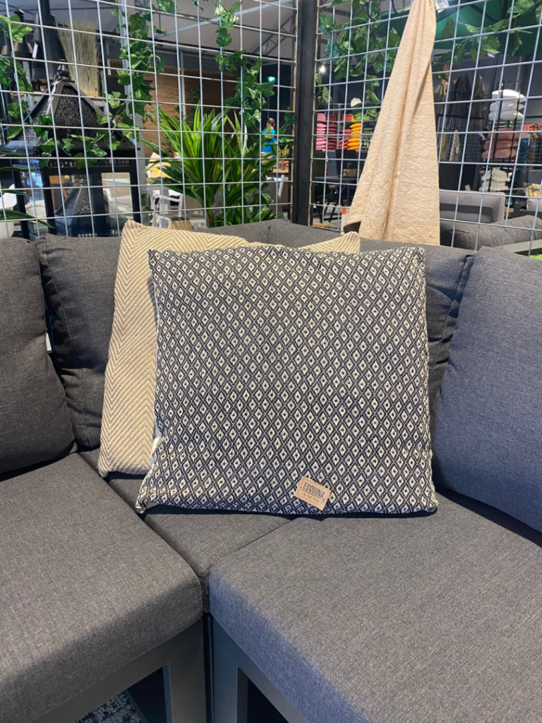 Sierkussen Storm 60x60cm