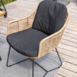 Dining tafel Prado antraciet Ø 130 cm + Dining stoel Belmond naturel