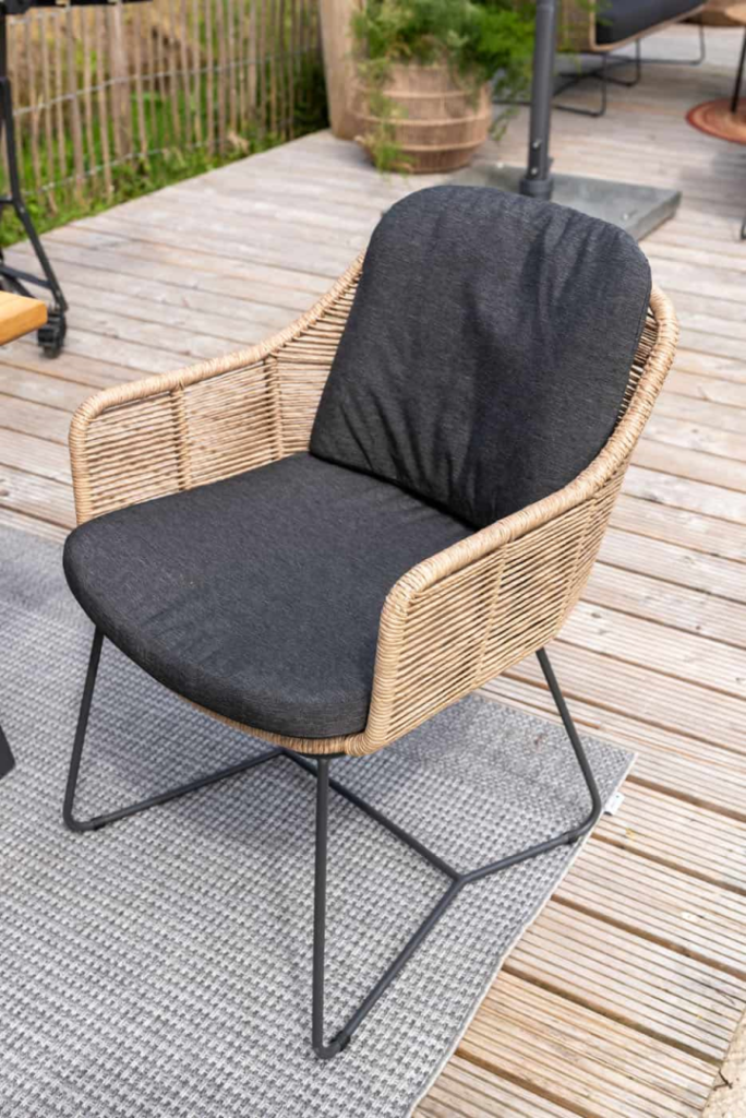 Dining tafel Prado antraciet Ø 130 cm + Dining stoel Belmond naturel