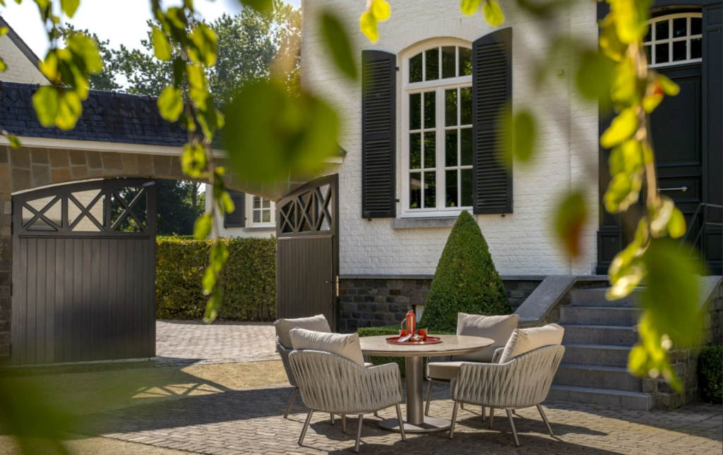 Low dining stoel Cannes