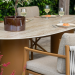 Dining tafel Colorado travertin 240 cm + Dining stoel Biarritz amber 8-dlg