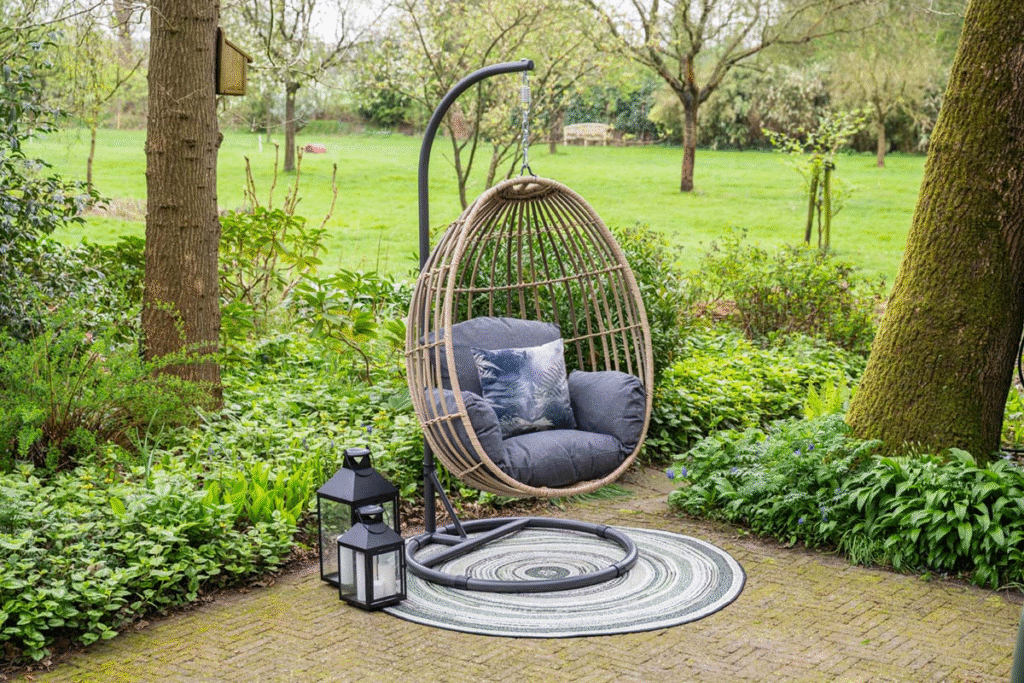 Hangstoel Panama swing chair egg carbon black rotan