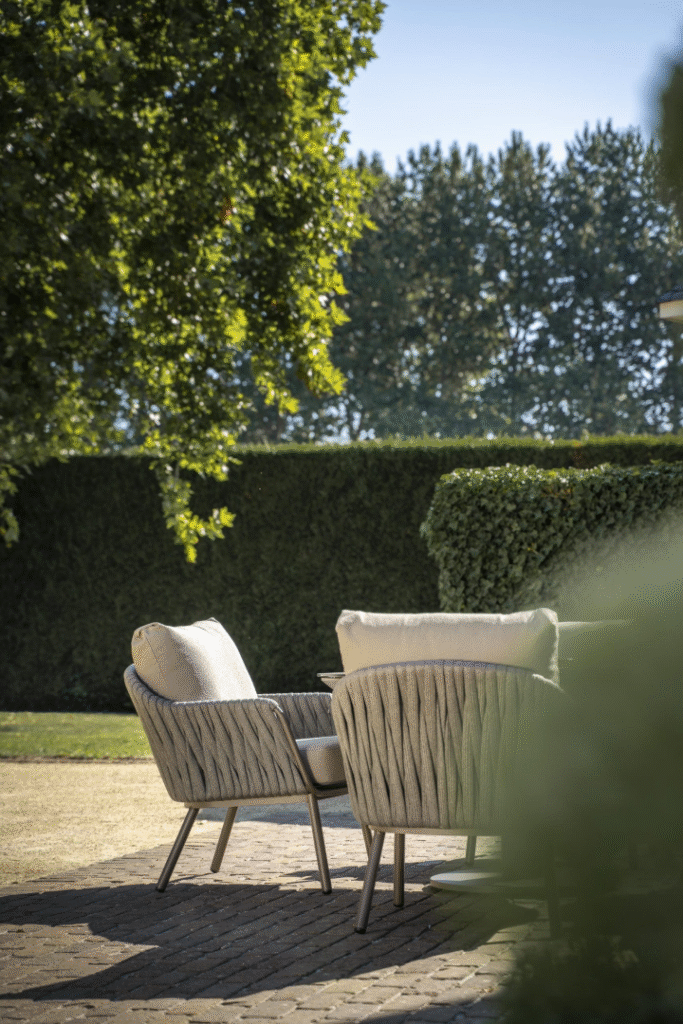 Low dining tafel Salute terre + Low dining stoel Cannes 5-dlg