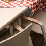 Dining tafel Kyra sand 240 cm + Dining stoel Flow teak 7-dlg