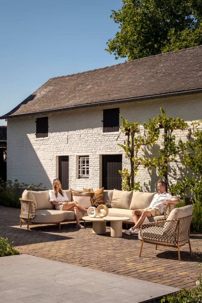 Hoek loungeset Martinique + Loungetafel Hampton ovaal 4-dlg