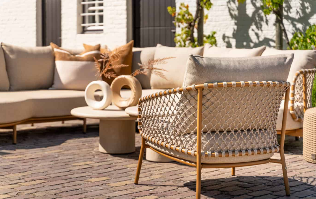 Hoek loungebank Martinique + Loungetafel Salute amber 5-dlg