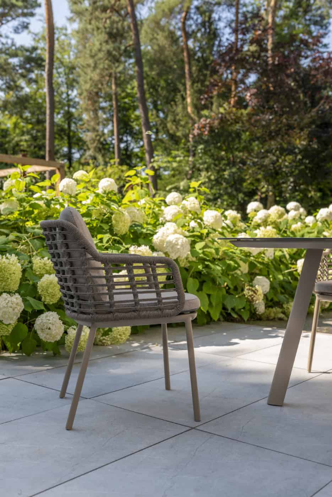 Dining tafel Prado barrel latte 240 x 105 cm + Dining stoel Puglia 8-dlg