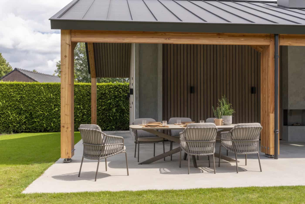 Low dining tafel Nevada barrel 250 x 105 cm terre + Low dining stoel Florence terre 8-dlg